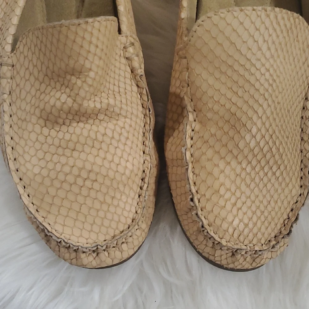 AEROSOLES Beige Textured Moccasins for Women - Picture 9 of 10